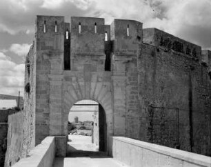 Castello Maniace — Portal des ersten Hofs