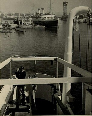 Barcelona-Spanien. Das Passagierschiff fährt in den Hafen ein