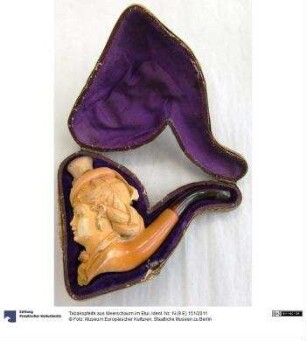 Tabakspfeife aus Meerschaum im Etui