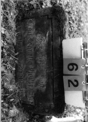 Grabstein 62 (Index: 99792126) Material: Sandstein Zustand: gut Beschreibung: Sockel Besonderheit: keine Maßangaben: Grabstein 62
