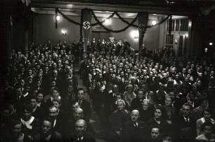 "Kraft durch Freude"-Veranstaltung im Saal des Schützenhauses in Roßwein, Schützenstraße 38