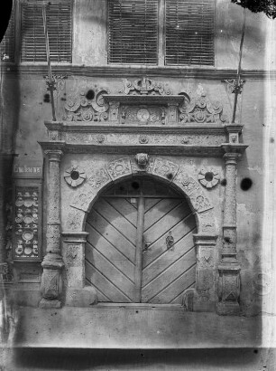 Saalfeld : Saalfeld. Wohnhaus, Saalstraße 11. Portal