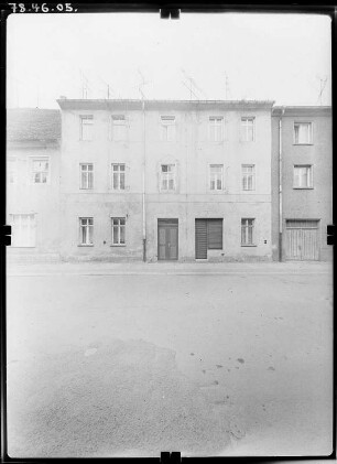 Torgau, Kurstraße 7. Wohnhaus mit Laden. Straßenfront (Teilansicht)