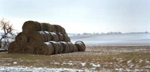 Strohballen im Schnee, Storcha