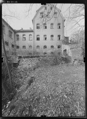Hainewalde (Großschönau-Hainewalde). Neues Schloß (1749-1755, Umbau 1882-1883; Müller). Seitenflügel (Teilansicht) und Hauptbau von Nordost