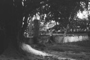 Motiv im alten Araberbad : Parklandschaft mit Bassins.