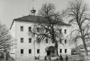 Dohna-Röhrsdorf, Hauptstraße 3. Schloß (Hotel), Herrenhaus (1890)