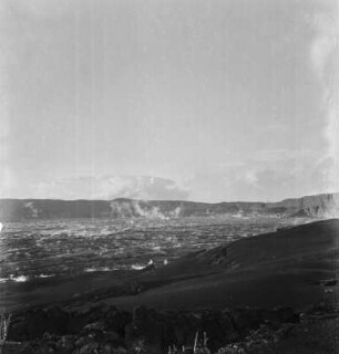 Panoramaaufnahme : Panoramaaufnahme der Westhälfte der Gipfelcaldera des Nyamuragiras