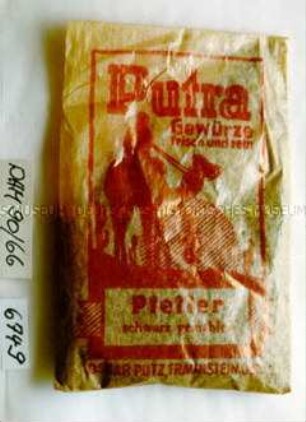 Packung mit Inhalt "Putra Gewürze / Pfeffer"