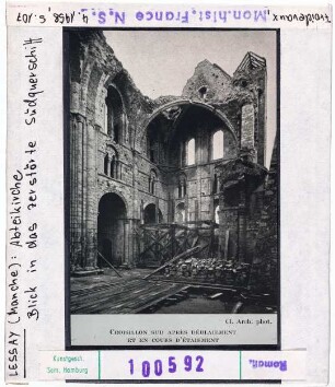 Lessay (Manche): Ehemalige Abteikirche, Blick in das zerstörte Süd-Querschiff