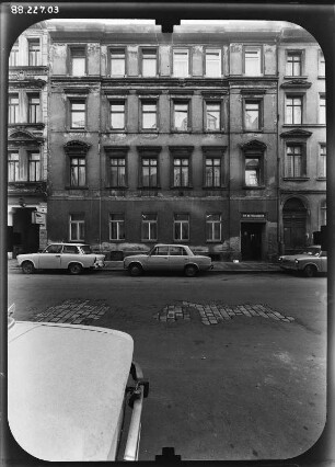 Leipzig-Zentrum, Gottschedstraße 33. Wohnhaus mit Klub der Volkssolidarität. Straßenfront