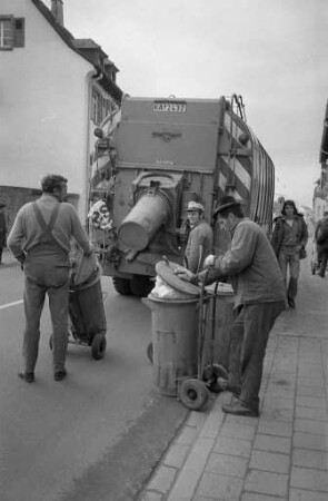 Arbeitsniederlegung bei der städtischen Müllabfuhr im Streik der Gewerkschaft Öffentliche Dienste, Transport und Verkehr ÖTV