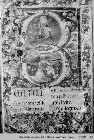 Psalterium : Buchseite mit Bordüre, Text und historisierter Initiale B(eatus vir), darin König David vor Gott