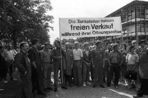 Freiburg im Breisgau: Demo der Tankstellenpächter