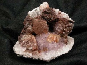 Amethyst mit Calcit