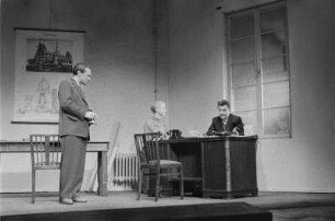 Szenenbilder aus "Am Ende der Nacht" von H. Hauser, Regie M. Richter, mit H. P. Minetti, Ch. Gottschalk, K. Conradi u.a., Kammerspiele (Deutsches Theater) Berlin, 1956
