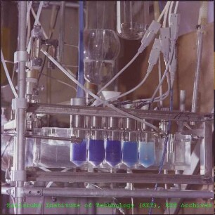 Mischabsetzer (Mixer-Settler) im Institut für Heiße Chemie (IHCh)