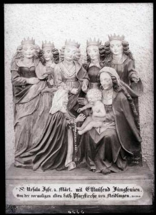 Kreuzkapelle; Madonna mit Heiligen, Holzplastik