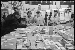 Modell der Stadtplanung im Ostberliner Zentrum, 1968. SW-Foto © Kurt Schwarz.