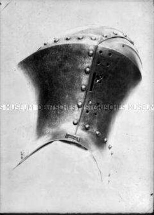 Stechhelm, Seitenansicht