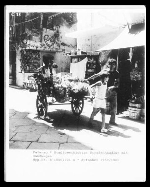 Palermo, Straßenhändler mit Handwagen