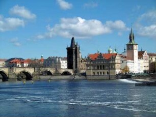 Prag: Blick zur Karlsbrücke und zur Altstädter Seite