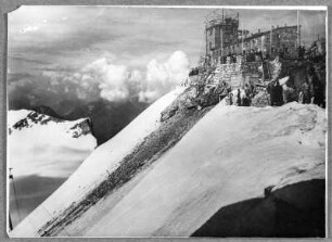 Auf dem Gipfel der Zugspitze, Münchner Haus