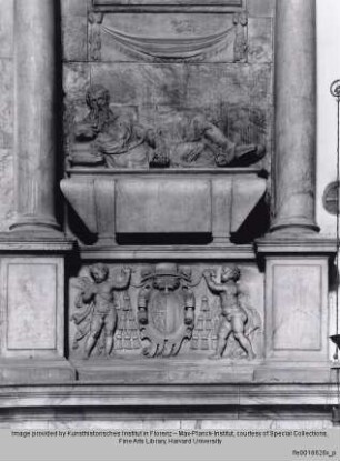 Monument für Marco, Francesco und Andrea Cornaro : Sarkophage mit Liegefiguren, Cornaro-Wappen