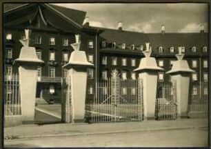 Fischerstr. Tor, Mittelbau
