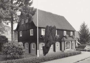Wohnhaus mit Ladeneinbau