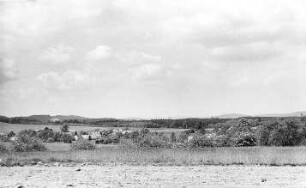 Doberschau-Gaußig-Diehmen. Blick vom Windmühlenberg auf Diehmen