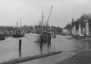 Hochwasser im Hafen Tönning/Nordsee