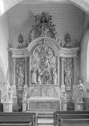 St. Veitskirche (Veitsbronn), Katharinenaltar im geschlossenen Zustand.  Links oben: Madonna mit Jesus, der (rechts oben) St. Katharina einen Ring  reicht, neben Katharina, die heilige Barbara. Links unten: St. Christophorus  und St.