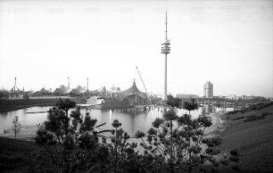 München: vom Olympiastadion auf See und Olympiaturm [Fernsehturm]