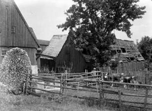 Erzgebirge (Liebenau?). Gehöft. Feldseite