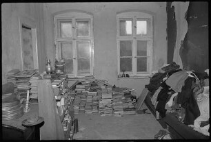 Hinterhof Tristesse, Berlin Schöneweide, Bild 4: Das neue Zuhause. SW-Foto, 1984 © Kurt Schwarz.SW-Foto, © Kurt Schwarz.