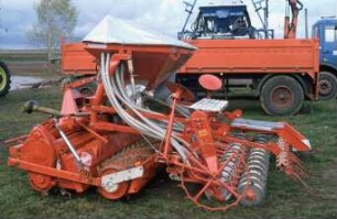 Fotografie: Minimalbearbeitung, Mulchsaat, Drillkombination, Pneumatische Verteilung, Zahnpackerwalze, Zinkenrotor