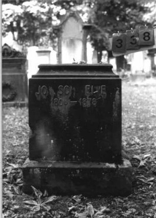 Grabstein 338