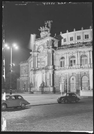 Dresden. Opernhaus Nacht