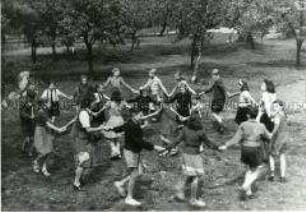 Kindergartenspiele im Freien