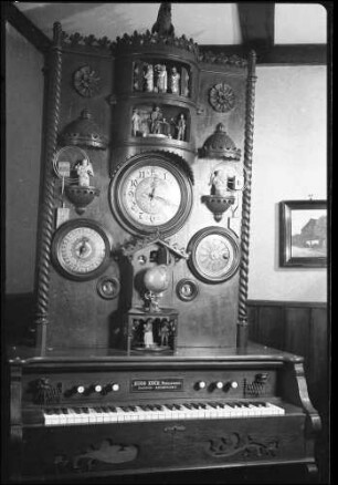 Kadelburg: Kadelburg bei Waldshut, astronomische Uhr