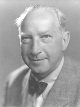 Theodor Blumer (1881-1964; Komponist, Dirigent). Fotografie Photo Klewer, Danzig 1943