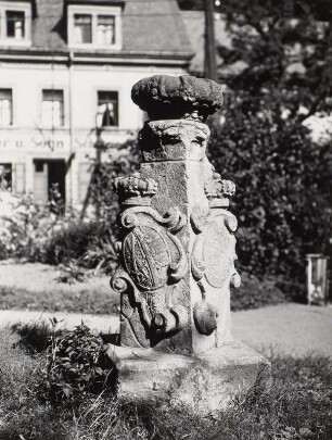 Reste einer kursächsischen Postmeilensäule (Distanzsäule)