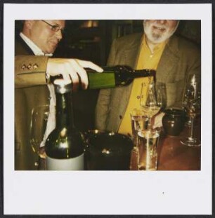 Winzer Erich Polz vom Weingut Polz am Graßnitzberg und Wolfram Siebeck bei der Weinprobe