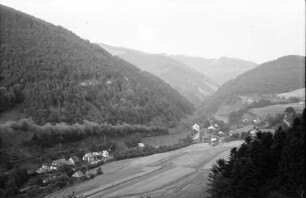 Hinterzarten: Blick ins Höllental; vor Himmelreich (Weg zum Hinterwaldkopf)