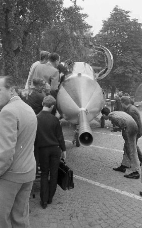 Geräteschau der zweiten Luftwaffendivision.