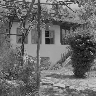Blick auf ein Wohnhaus der Stadt Karlowo