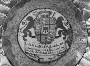 Wappen der Äbtissin Maria Theresa von Montfort