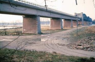 Umbau der Wintersdorfer Brücke bei Staustufe Iffezheim/Rhein