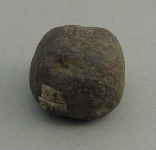 Stone bola